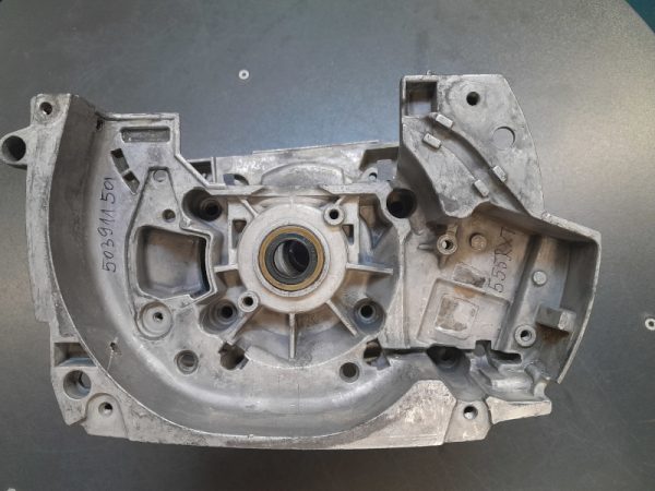 Картер за моторен храсторез Husqvarna 555RXT втора употреба